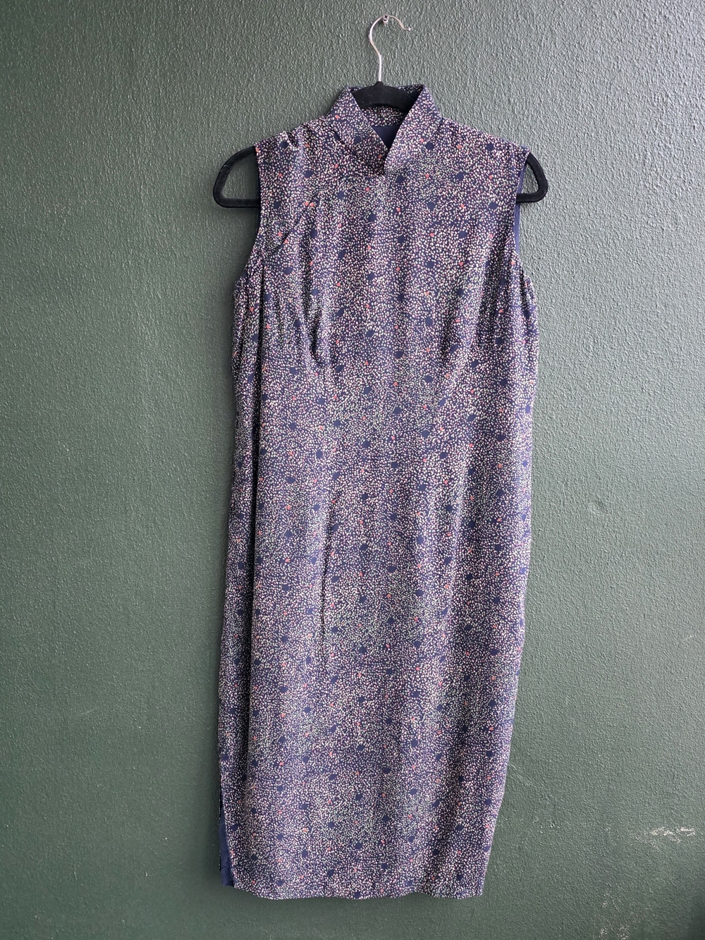 Sleeveless Floral Asian Design  Dress in Navy With Red Accents Sz M